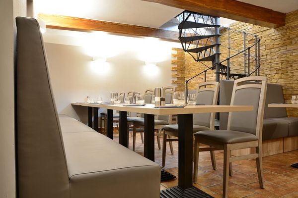 Nábytek do pizzerie od Gastronabytek24.cz Nábytek do pizzerie od Gastronabytek24