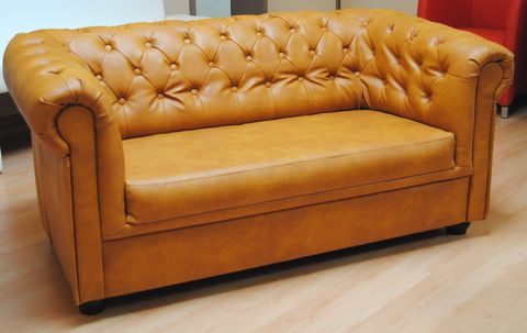 Chesterfield 2. Sedačka Chesterfield 2