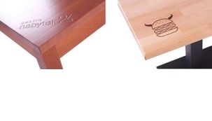 Laserové vypálení loga na desku stolu Logo desky stolu