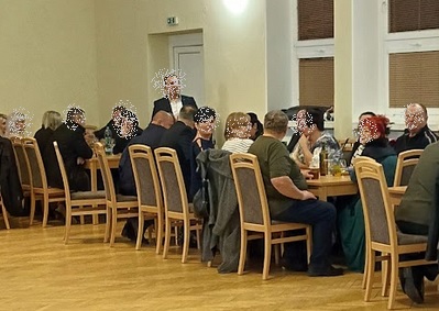 Židle a stoly pro kunturní domy Nabytek pro kulturní dom