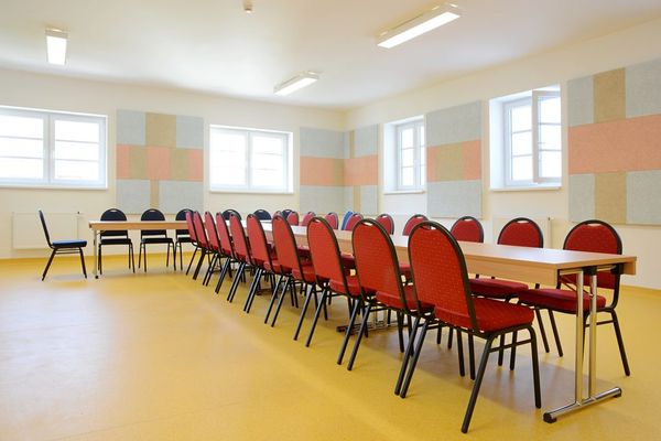 Kovové sklapovací stoly pro kulturní domy a Sokolovny Kovové sklapovací stoly proSokolovny